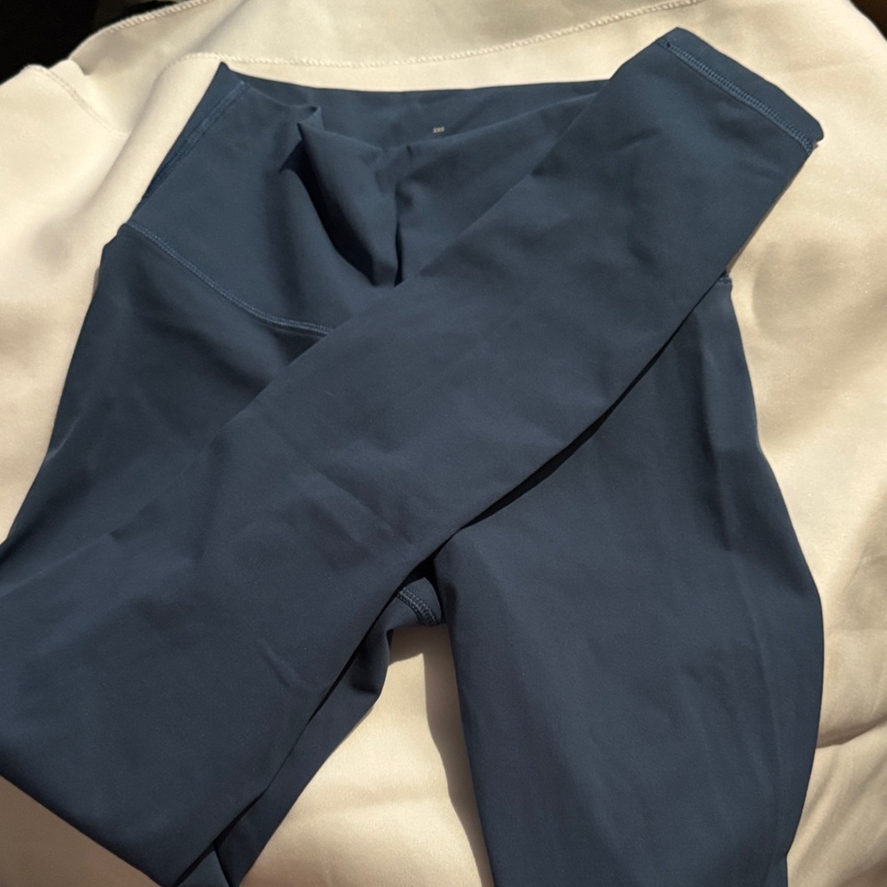 Everlane Navy High-Rise Perform 24/7 Leggings - Picture 5 of 5
